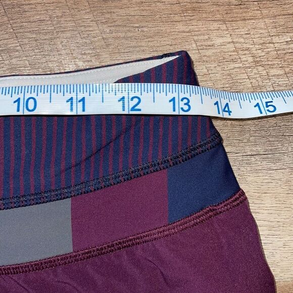 Lululemon Shorts Womens Lululemon Groovy Run Shorts in Plum Lined Size 4 - Picture 8 of 8